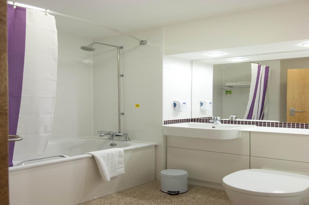 Comfort Inn Kensington Londra Oda fotoğraf