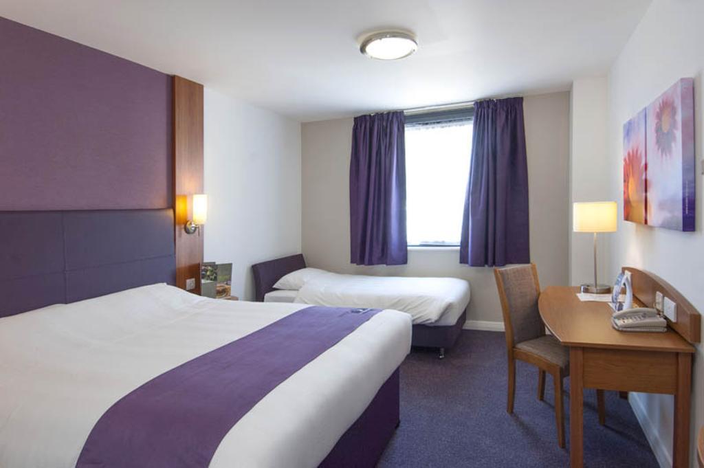 Comfort Inn Kensington Londra Oda fotoğraf