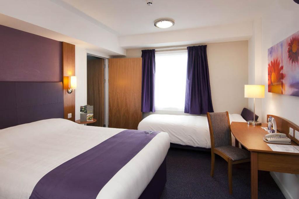 Comfort Inn Kensington Londra Oda fotoğraf