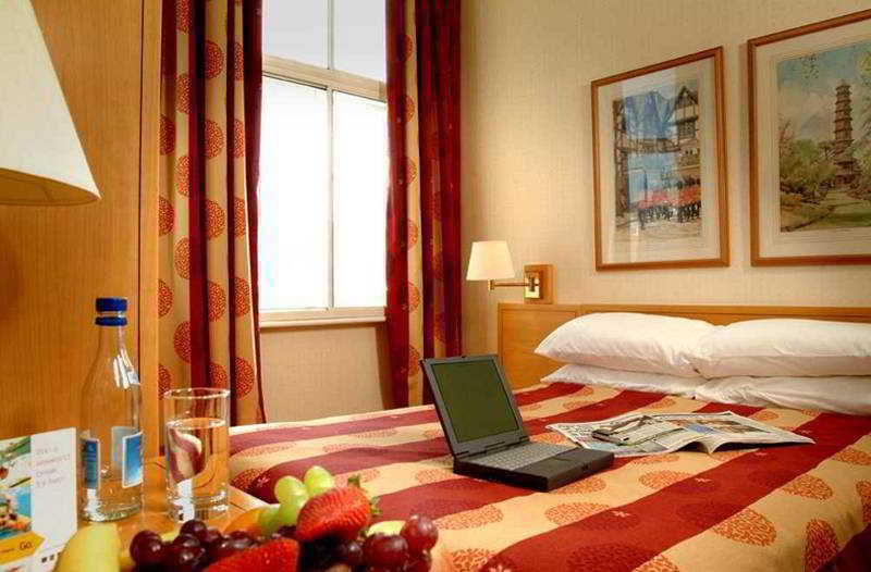 Comfort Inn Kensington Londra Oda fotoğraf